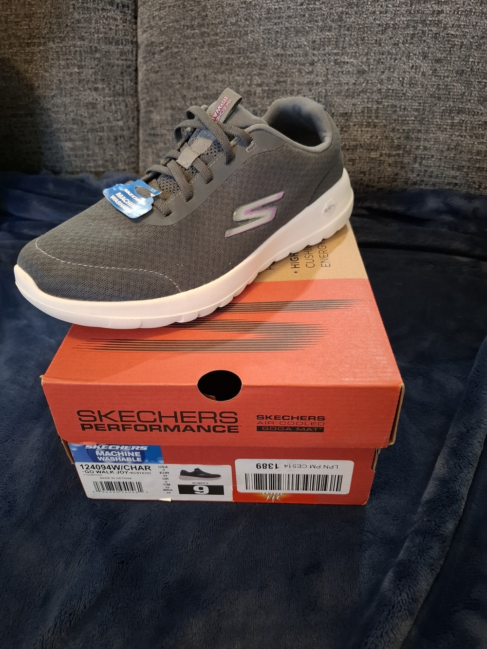 Women's Skechers Performance Go Walk Joy - Ecstatic Shoes, size 9, NIB
